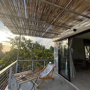 לינה וארוחת בוקר Samatha, קו טאו